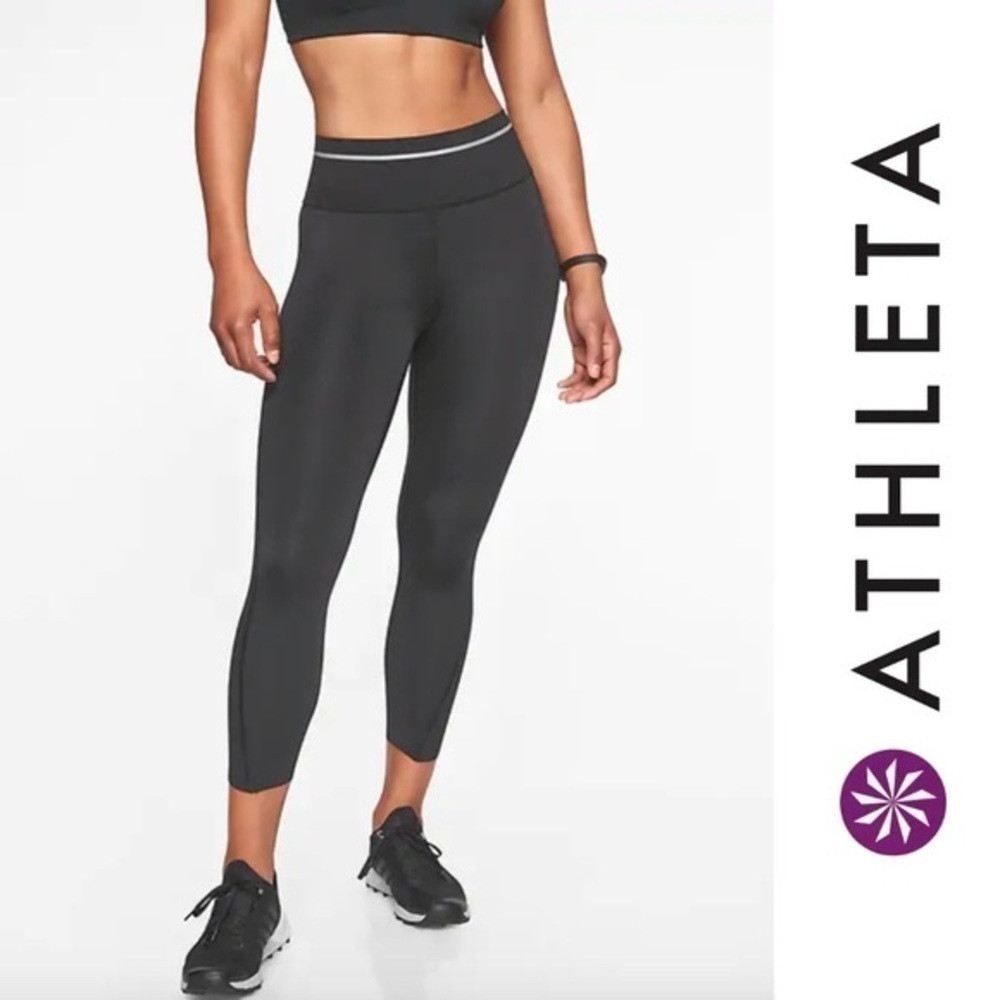ATHLETA Sonic Reflective Capri Tight Leggings in Black size Medium